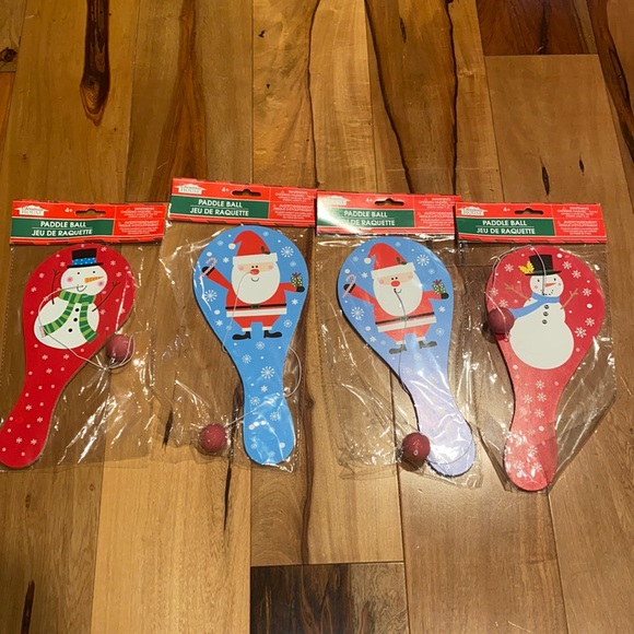 NWT~ SET OF 4 CHRISTMAS HOLIDAY PADDLE BALL RACKETS